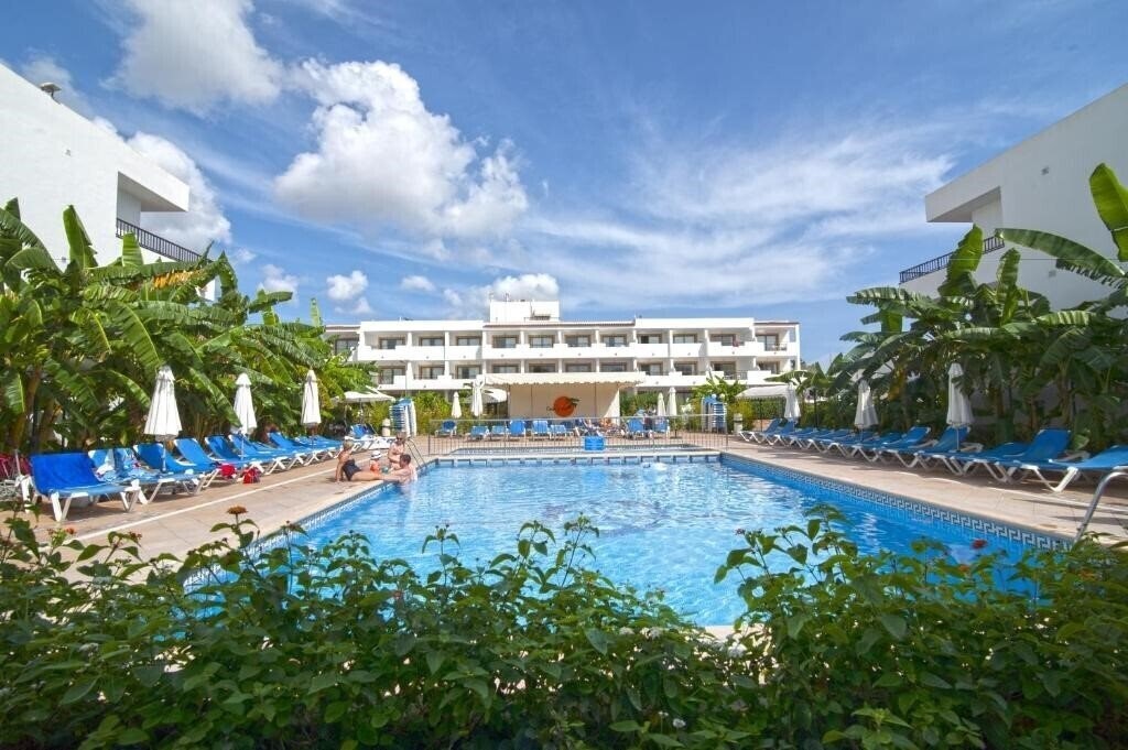 Отель Invisa Aparthotel Casa Luis 4*
