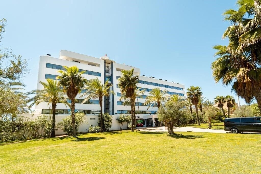 Готель El Hotel Pacha 4*
