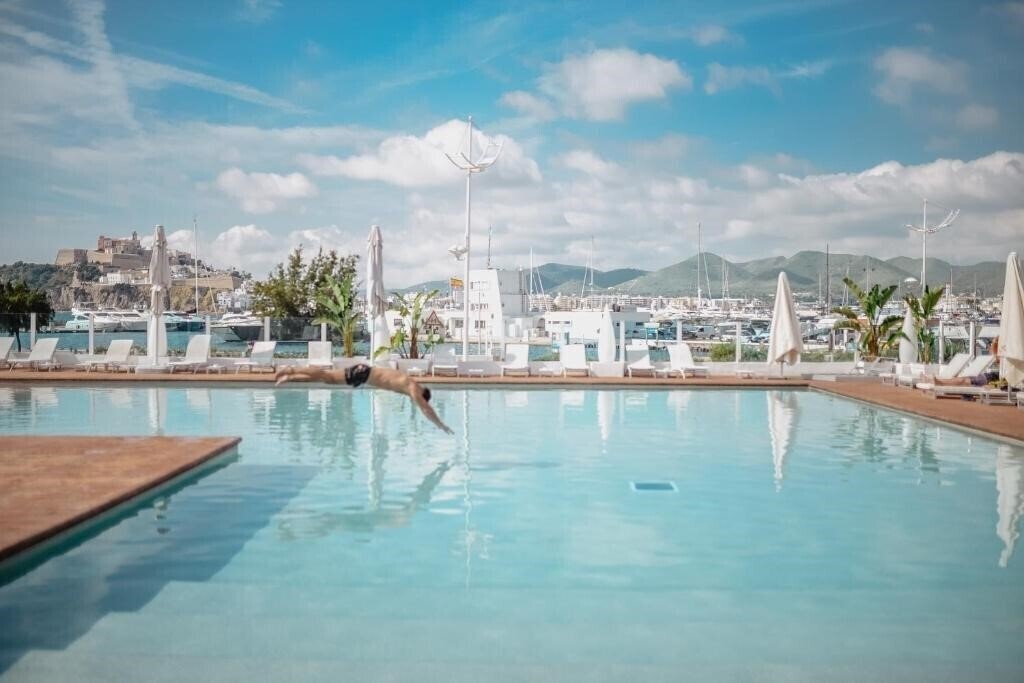 Готель Ibiza Corso Hotel 4*