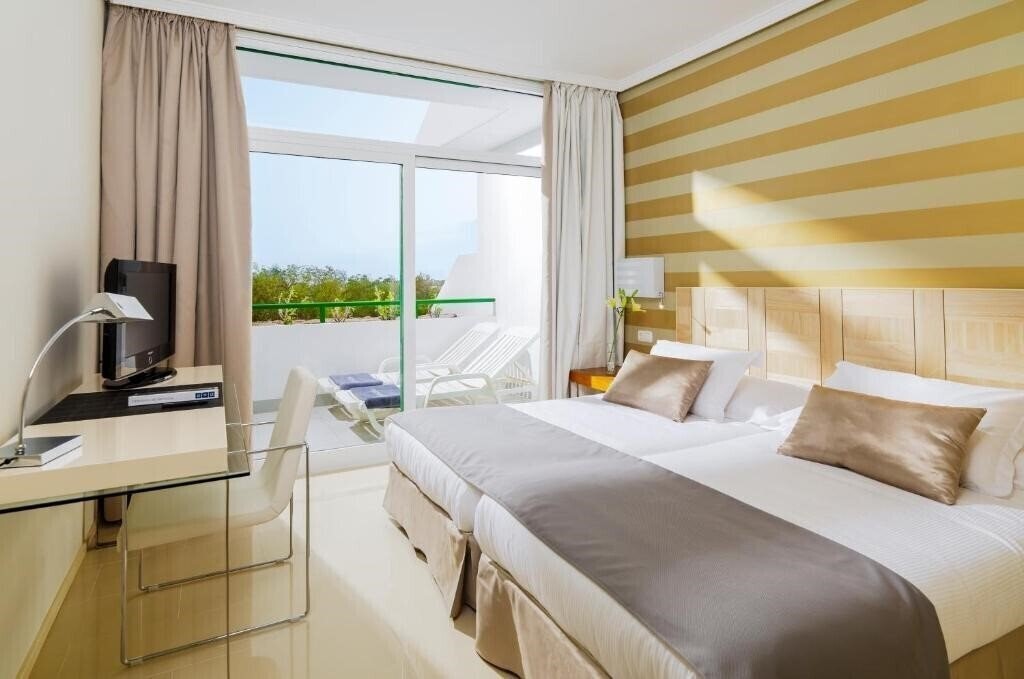 Фото H10 Lanzarote Princess 4*