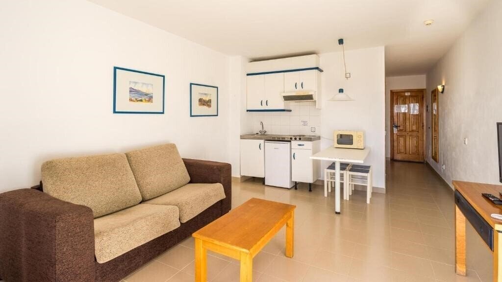 Фотографія Apartamentos Blue Sea Costa Teguise Gardens 3*