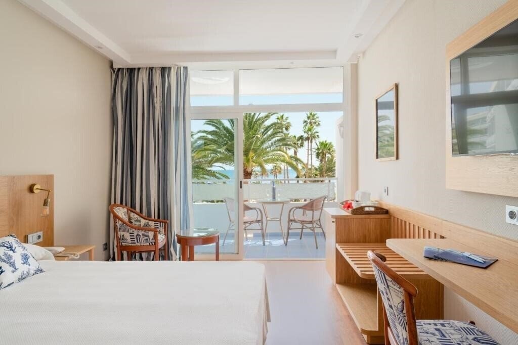 Фото Vik Hotel San Antonio 4*