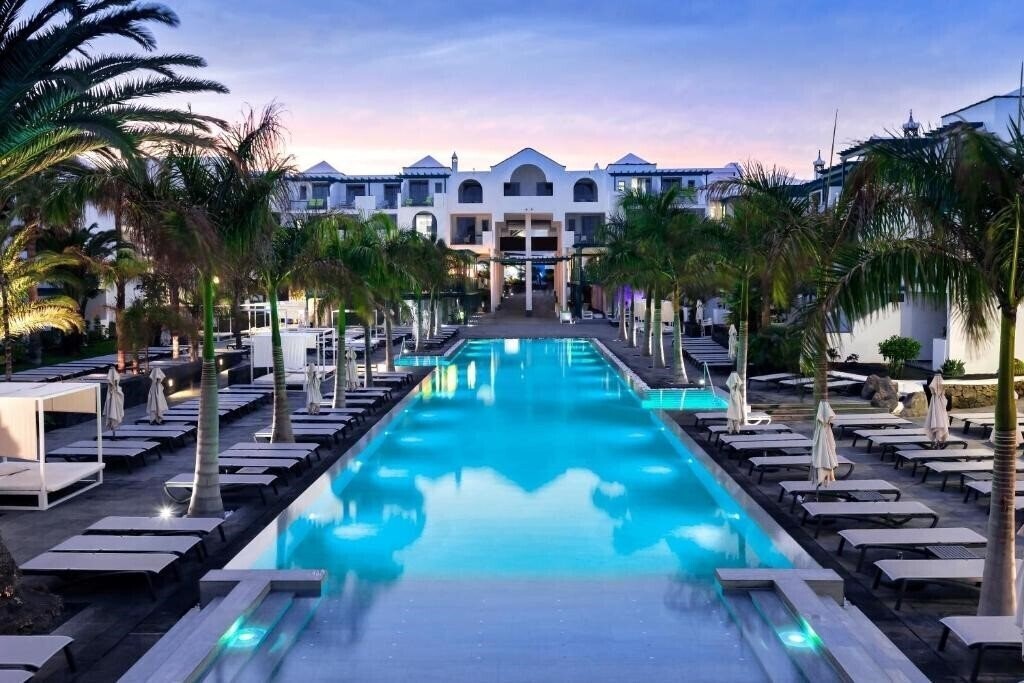Готель Barcelo Teguise Beach 4*