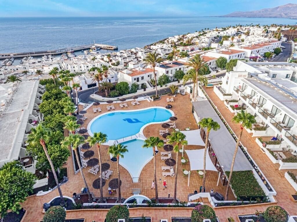 Отель Thb Flora 3*