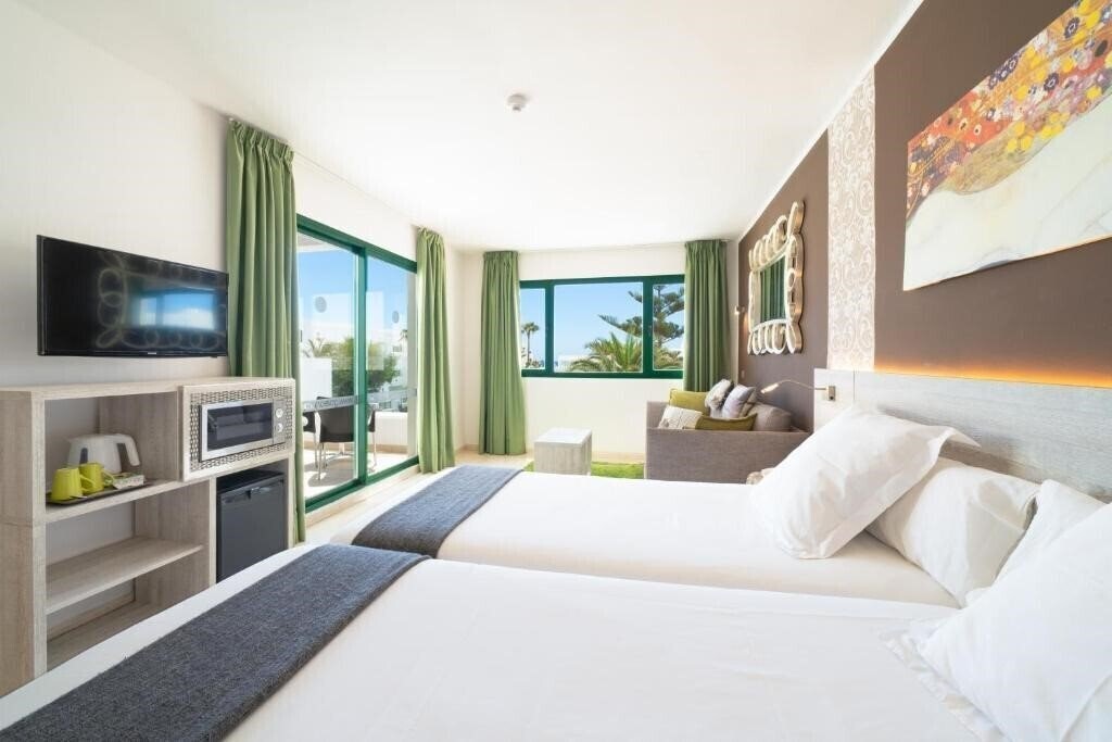 Фото Galeon Playa 3*
