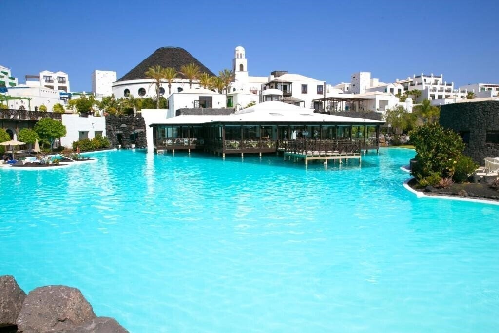 Готель Livvo Volcan Lanzarote 5*