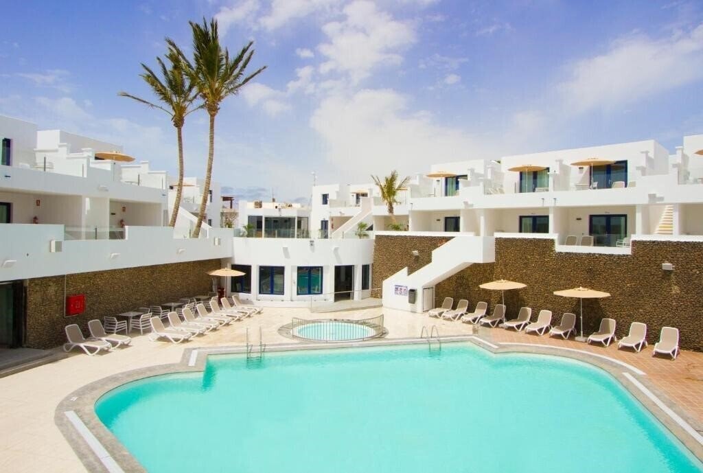 Фото Aqua Suites 4*