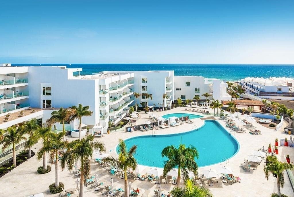 Готель Lava Beach 5*
