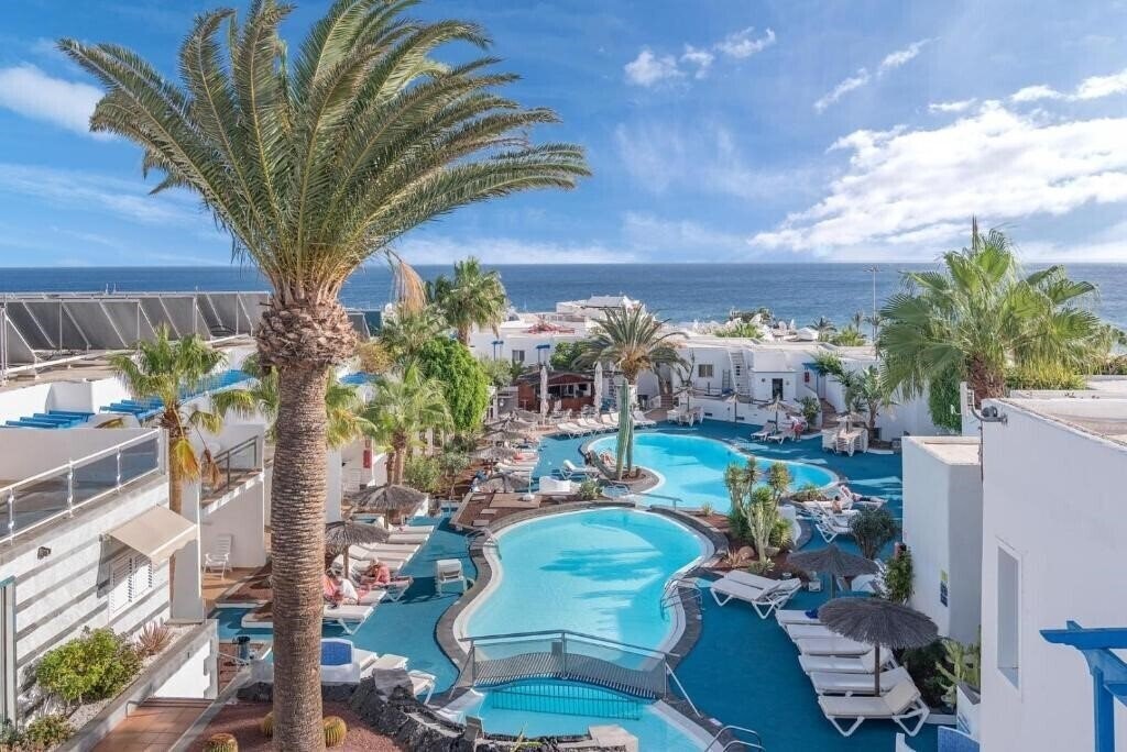 Отель Parque Tropical 2*