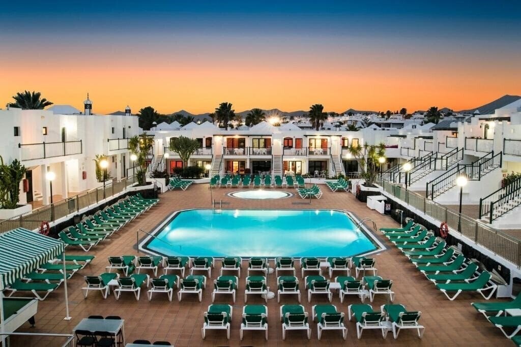 Отель Bitacora (Puerto Del Carmen) 3*