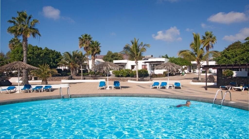 Отель Playa Limones 3*