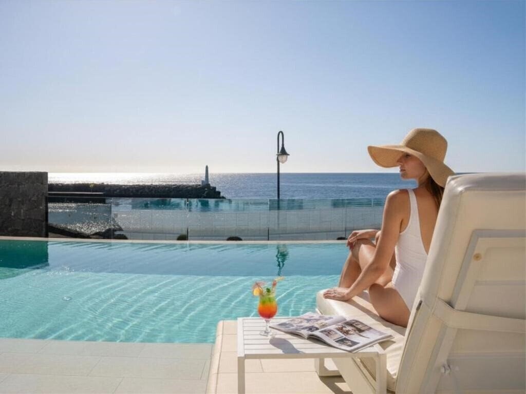 Отель Royal Marina Suites 4*