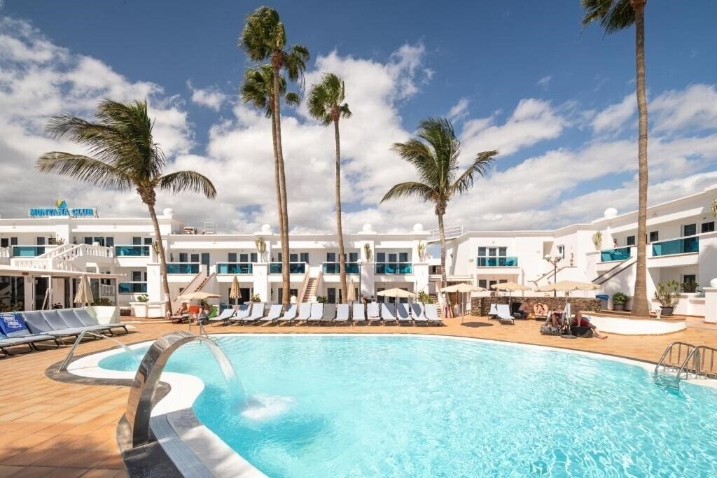 Отель Montana Club Suite 3*