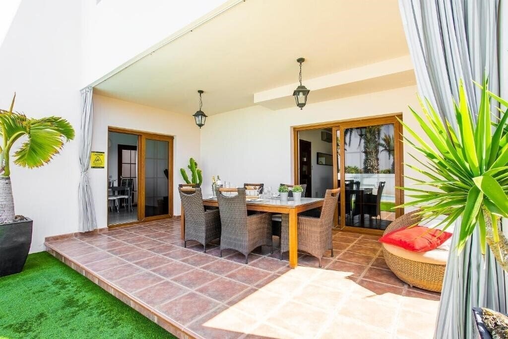 Фото Las Caletas Village 4*