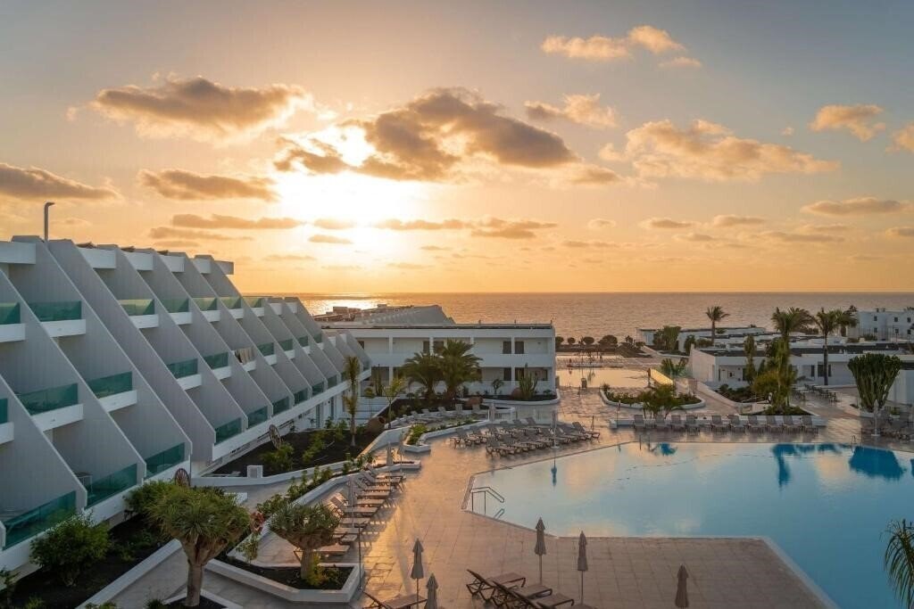 Отель Radisson Blu Resort Lanzarote Adults Only 4*