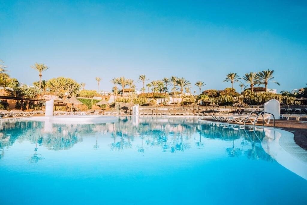 Готель HL Club Playa Blanca 4*