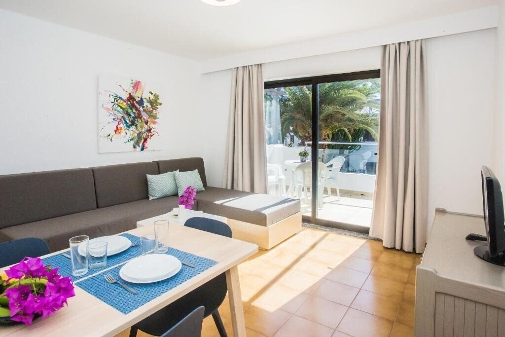 Изображение Los Tulipanes Apartments 2*