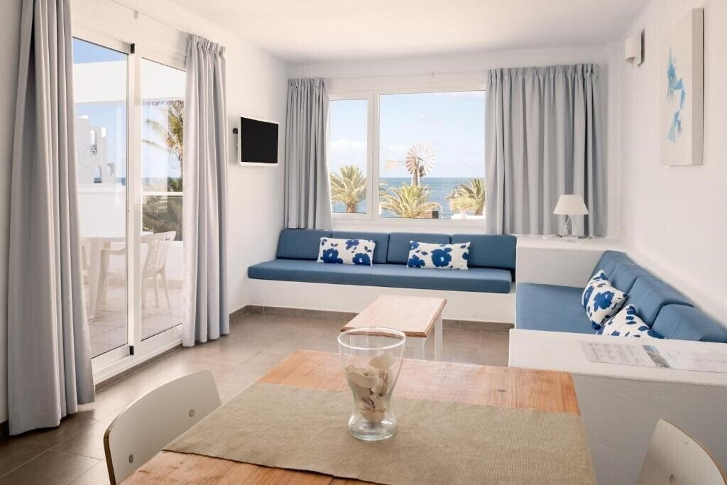 Фотография Neptuno Suites 3*
