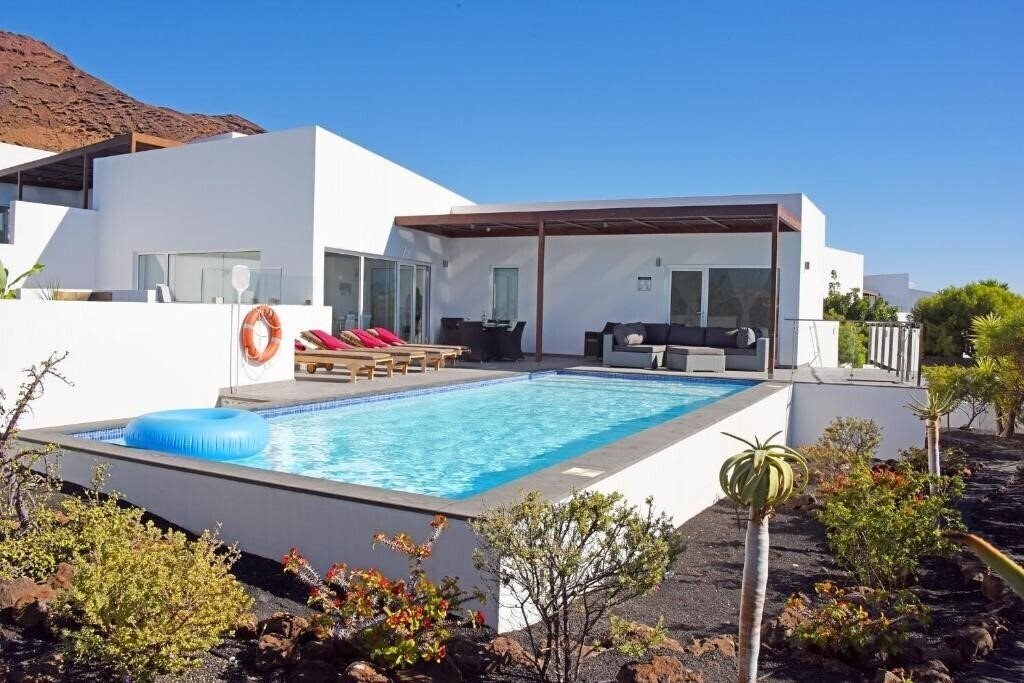 Отель Ereza Hoopoe Villas 5*