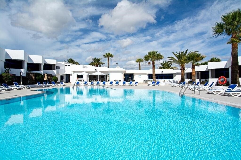Отель Panorama Apartments 3*