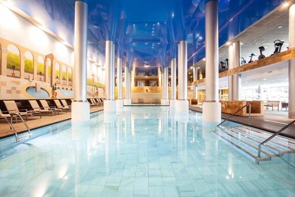 Готель Grupotel Playa De Palma Suites & SPA 4*