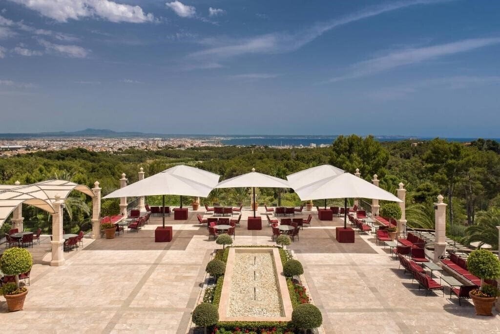 Отель Hotel Castillo Son Vida 5*