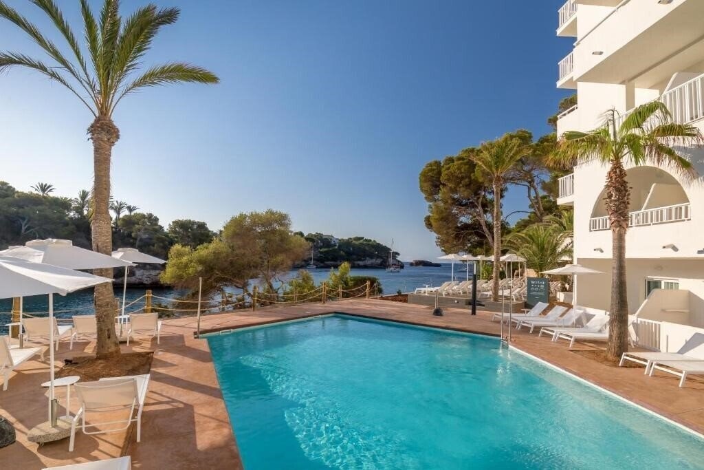 Готель Barcelo Ponent Beach 4*