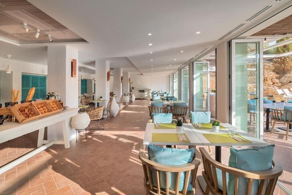Картинка Barcelo Ponent Beach 4*