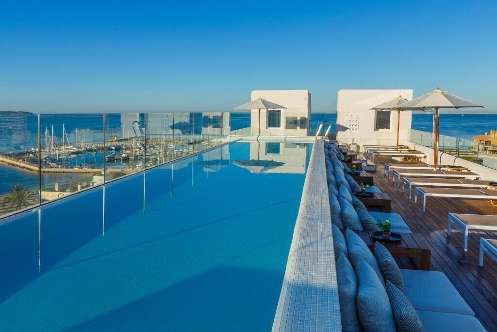 Отель HM Alma Beach 4*