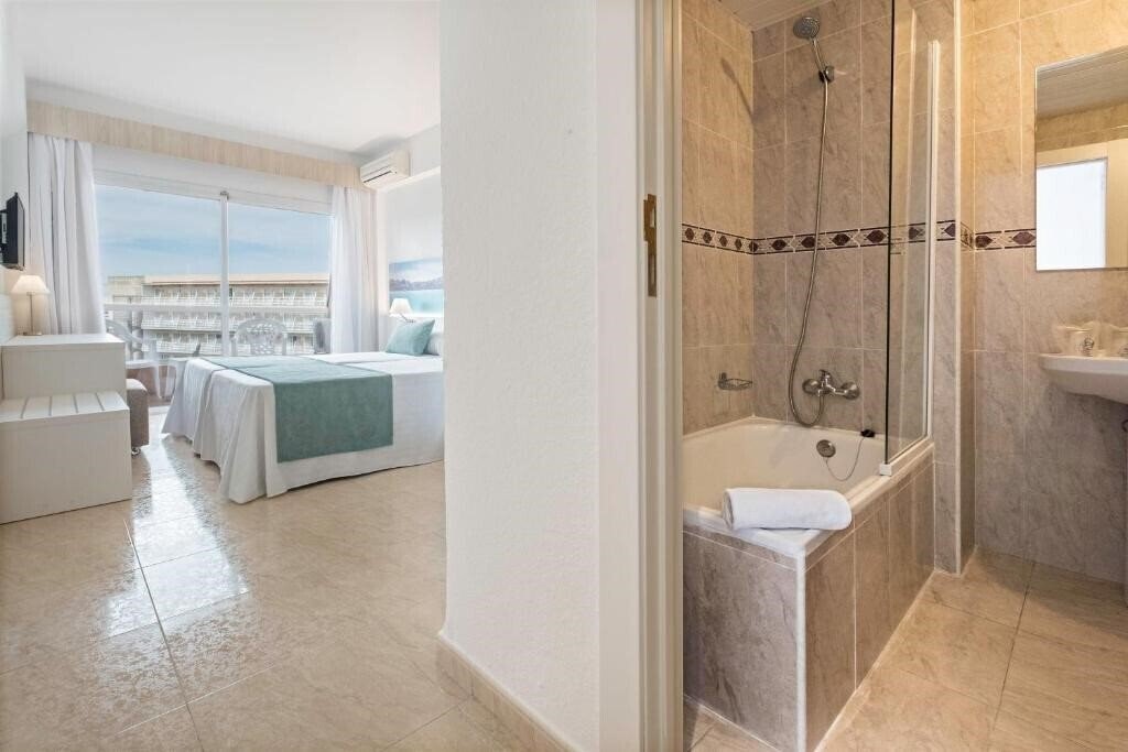 Фотография Azuline Hotel Bahamas & Bahamas II 3*