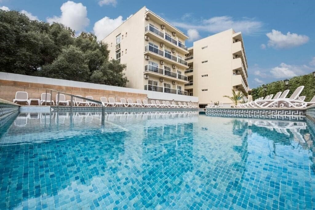 Изображение Azuline Hotel Bahamas & Bahamas II 3*