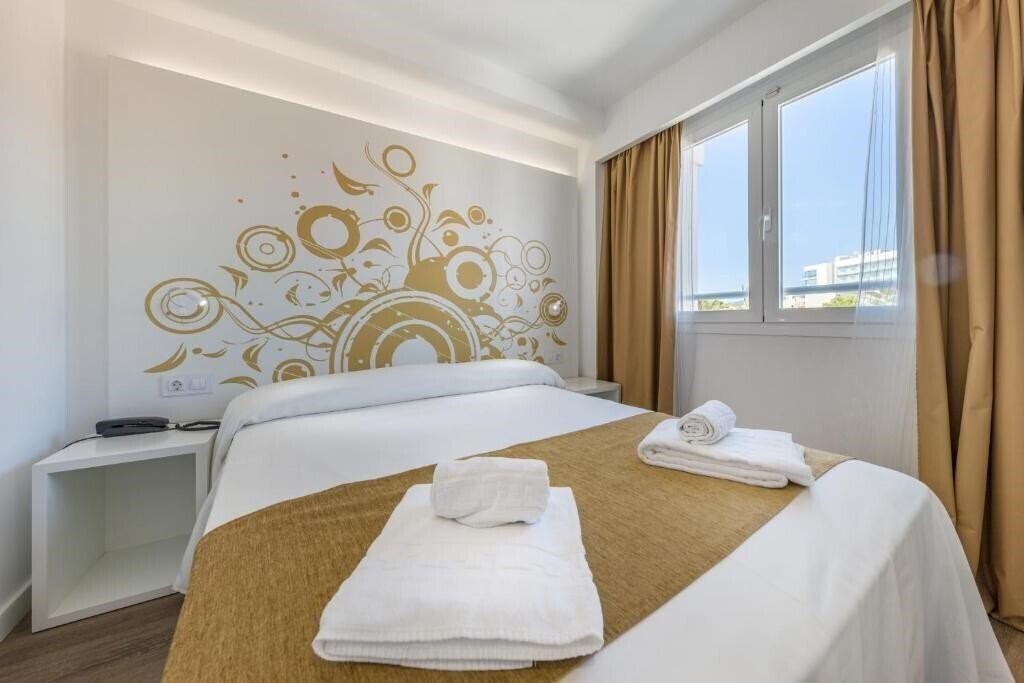 Фотографія Welikehotel Triton Beach 4*