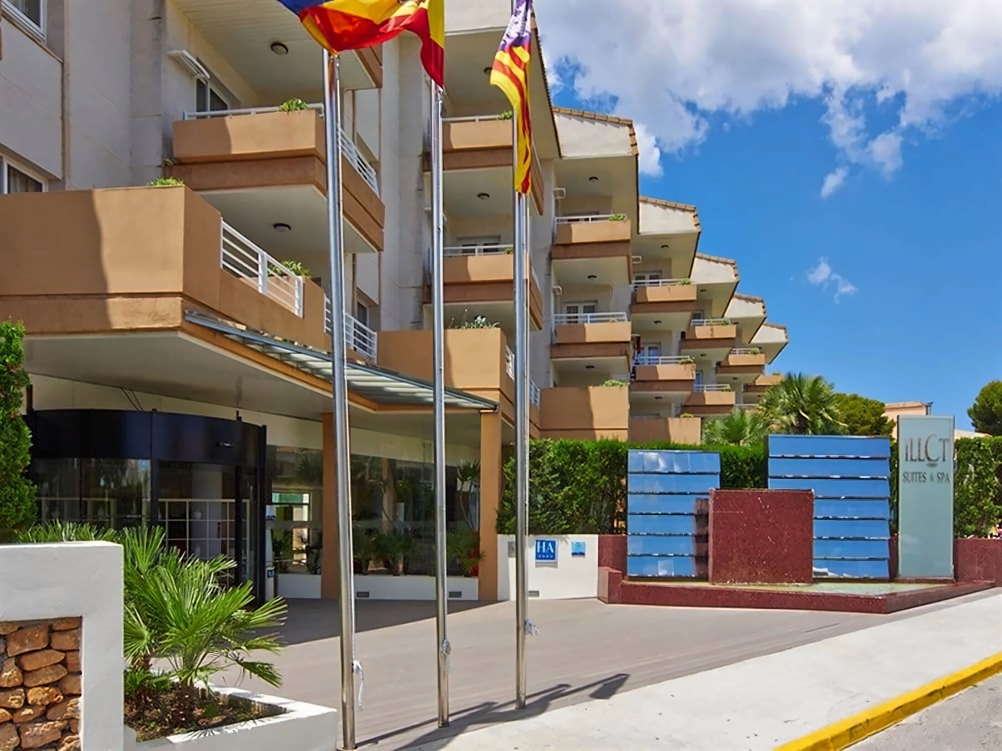 Фото Illot Suites & SPA 4*