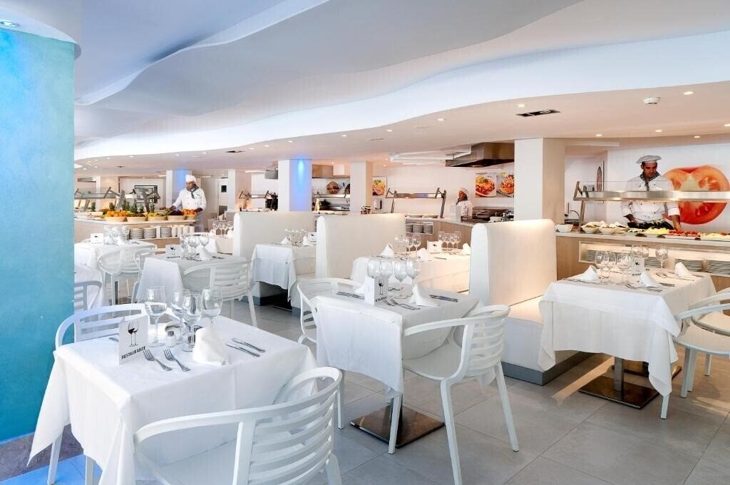 Картинка Hotel Fergus Style Cala Blanca Suites 4*