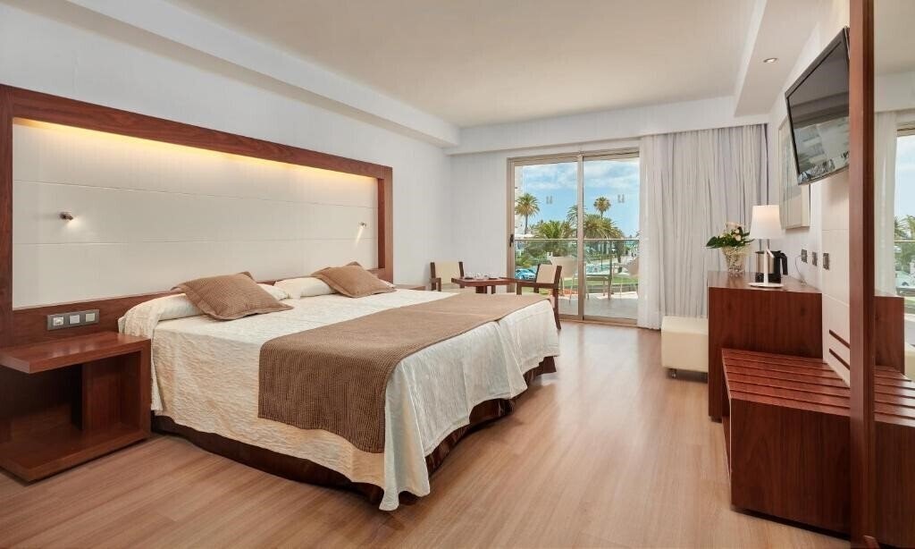 Фото Hipotels Cala Millor Park 4*