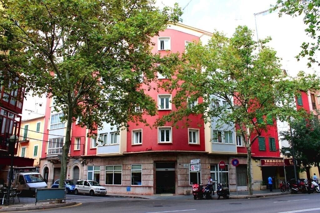 Готель Amic Colon 3*
