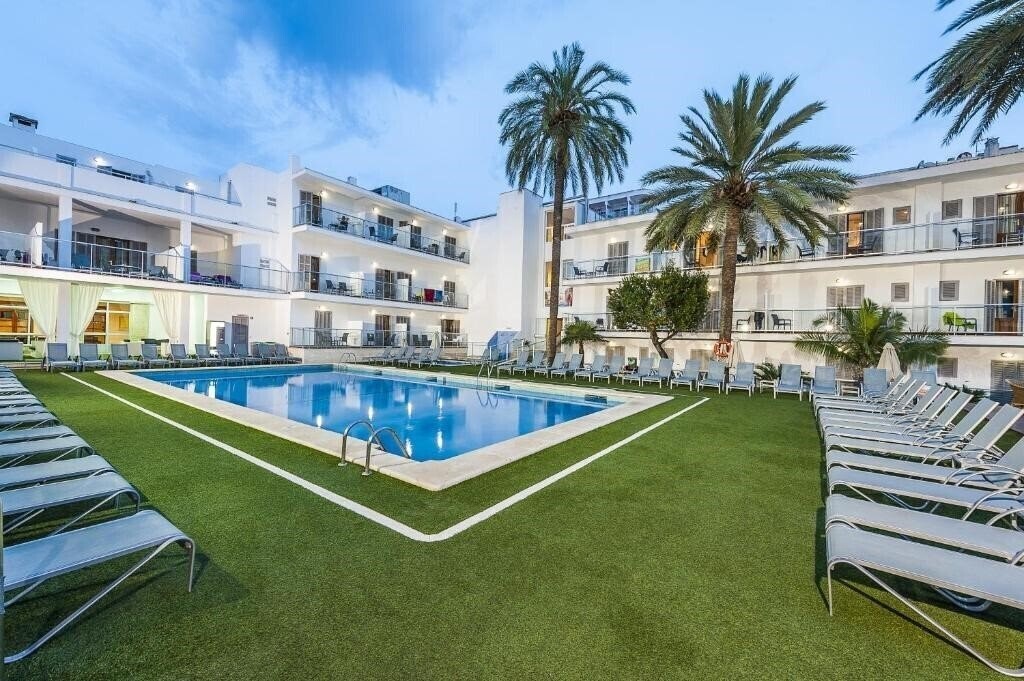 Готель Eix Alcudia (Only Adults) 4*