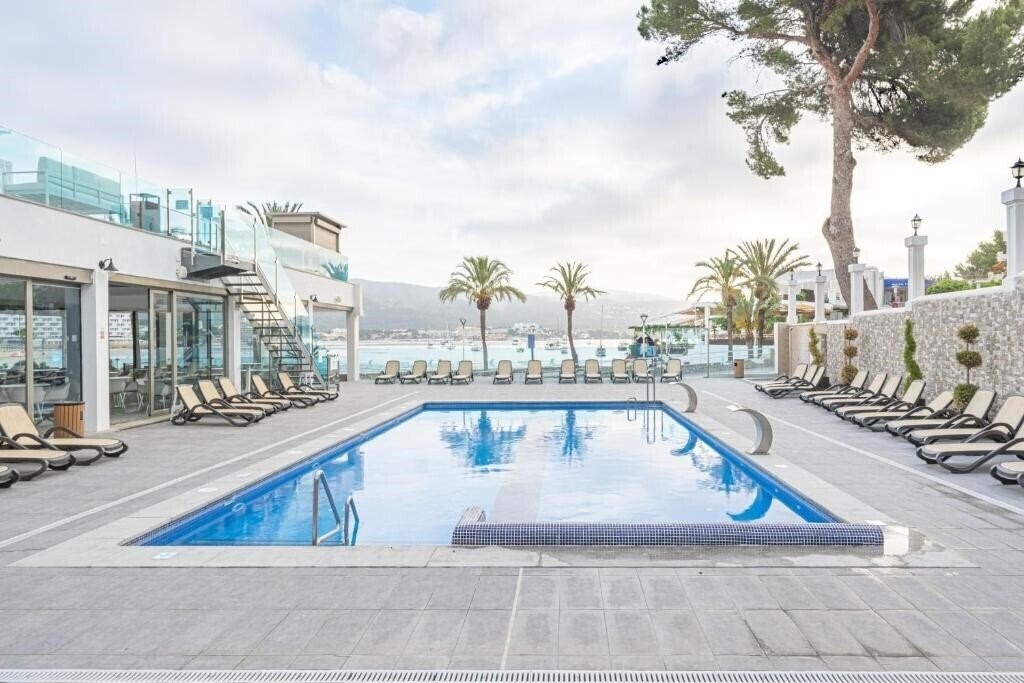 Отель Seramar Comodoro Playa 4*