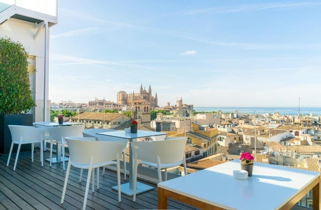 Отель Hotel Almudaina 4*