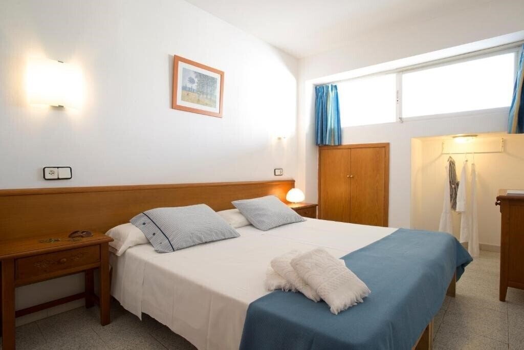 Отель Magaluf Strip Apartments 3*