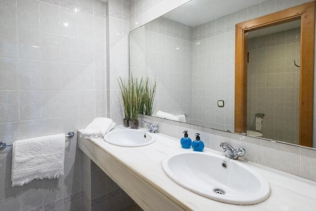 Фото Magaluf Strip Apartments 3*