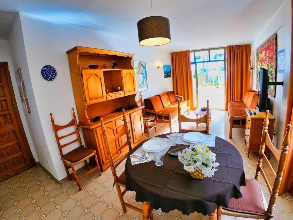 Готель Bon Aire Apartments 1*