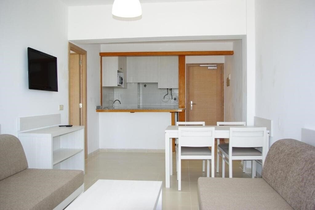 Фотография Embat Apartments 2*
