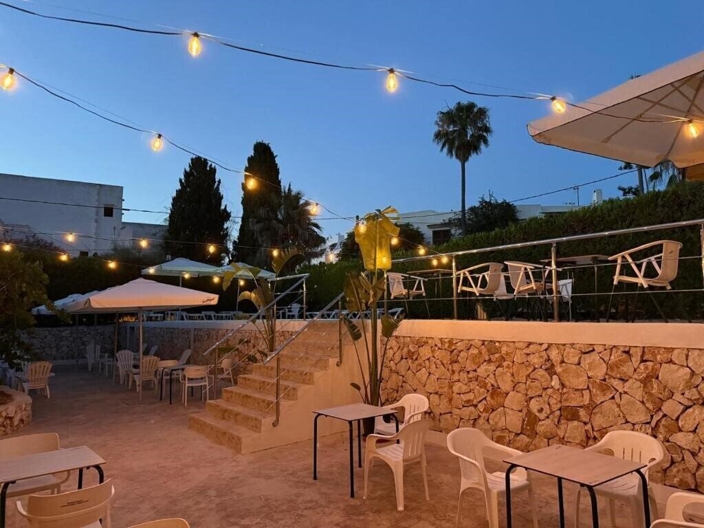 Фото Hostal Oasis D'Or 2*