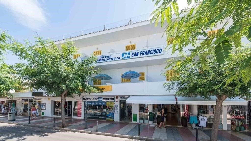 Отель Hostal San Francisco (Cala d’Or) 1*