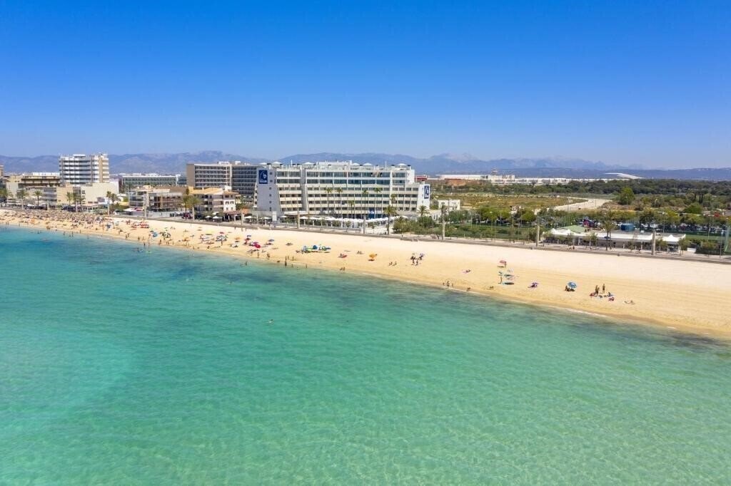 Готель Aparthotel Fontanellas Playa 4*