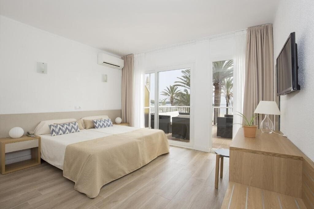 Отель Cabot Romantic 3*