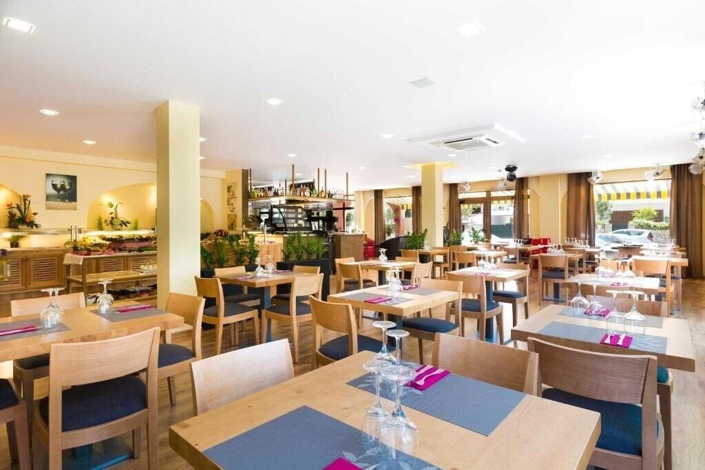 Фотография Nura Santa Ponsa Pins 4*
