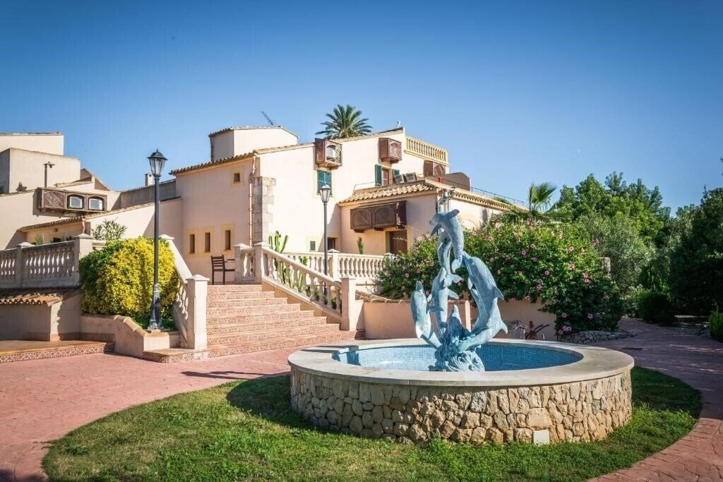 Фото Son Manera Retreat Finca 4*