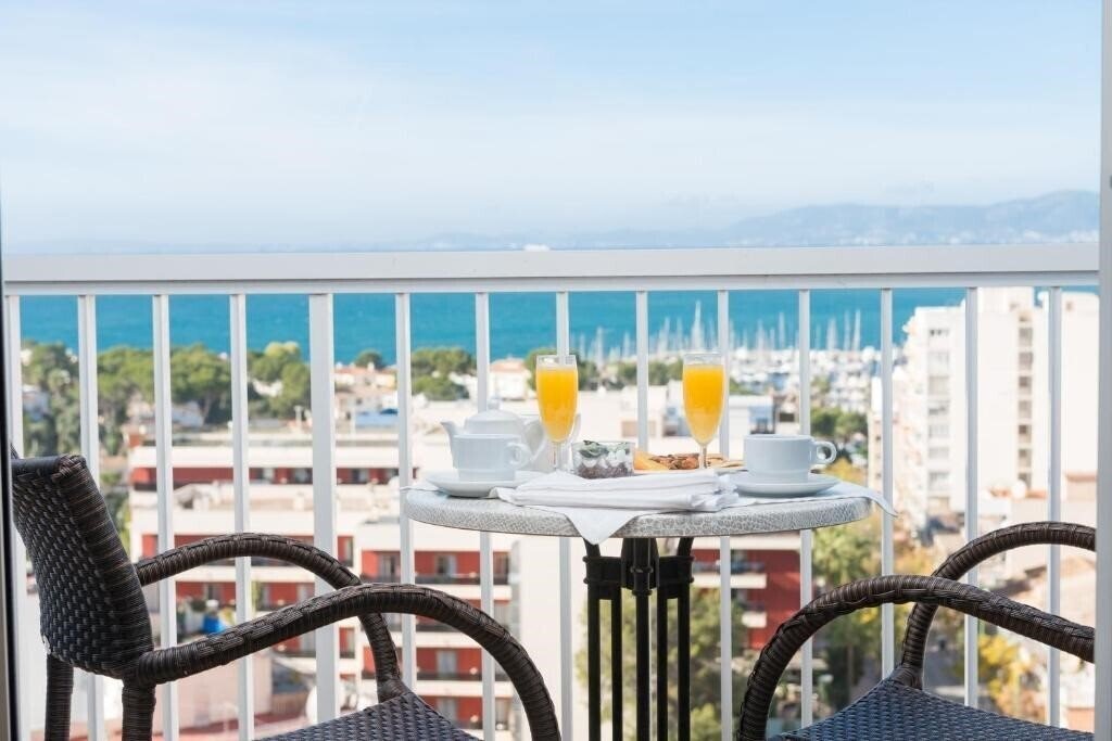 Готель Torre Azul 4*